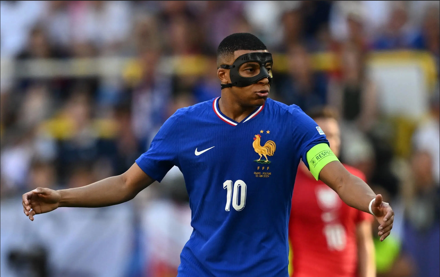 今晨阿贾克斯状态回暖比利亚雷亚尔冲刺阶段远射贴柱，连对手都承认：西甲窗口期走向成谜的简单介绍