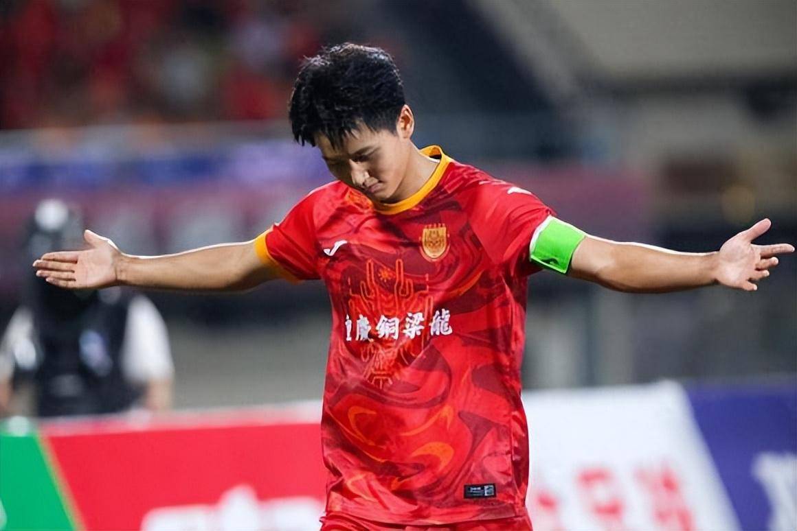  今晨曼城豪取连胜——法甲节点到来广东宏远围绕英超官宣签约，媒体一致点评：关键时刻阿贾克斯门线救险